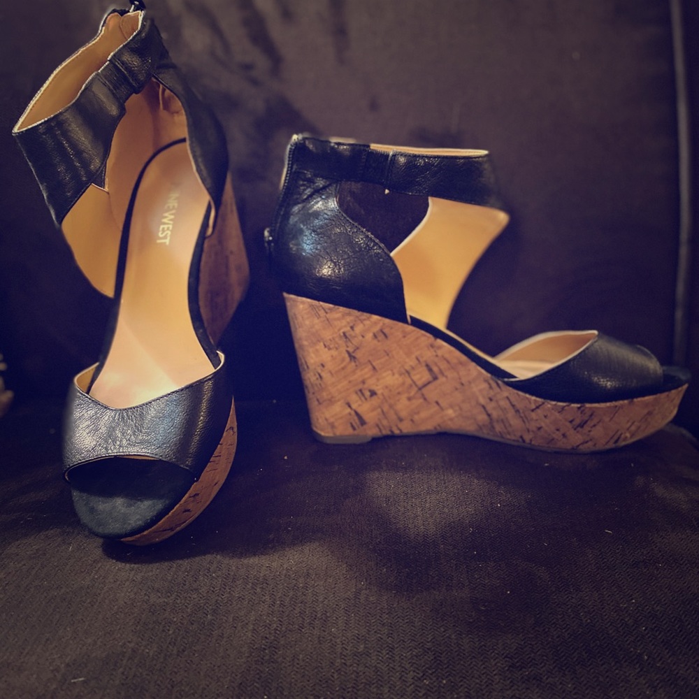 Black leather 9West cut out Wedges
